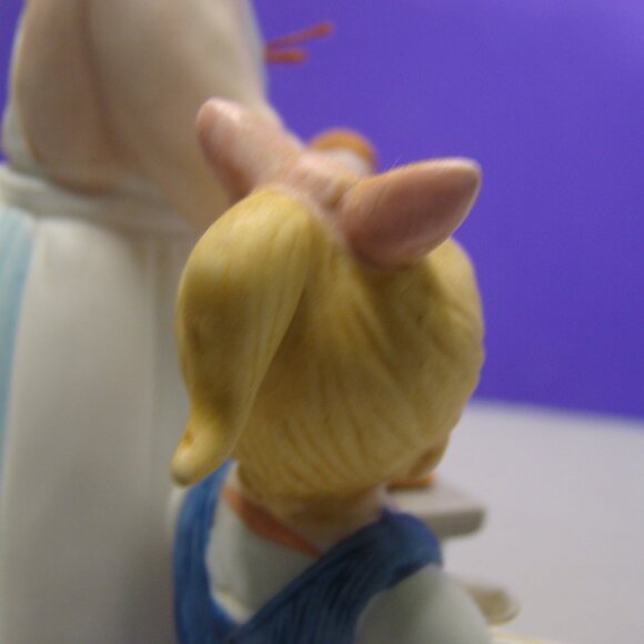 Homco Denim Days 8821 “Helping Mom” with tag Girl helping in Kitchen - Picture 11 of 16